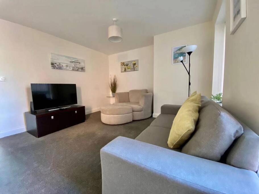 No12-Luxe Living Guest Apartment- 1 Bed-Garden-Private Parking-Wifi-Beach-City Суонси Экстерьер фото
